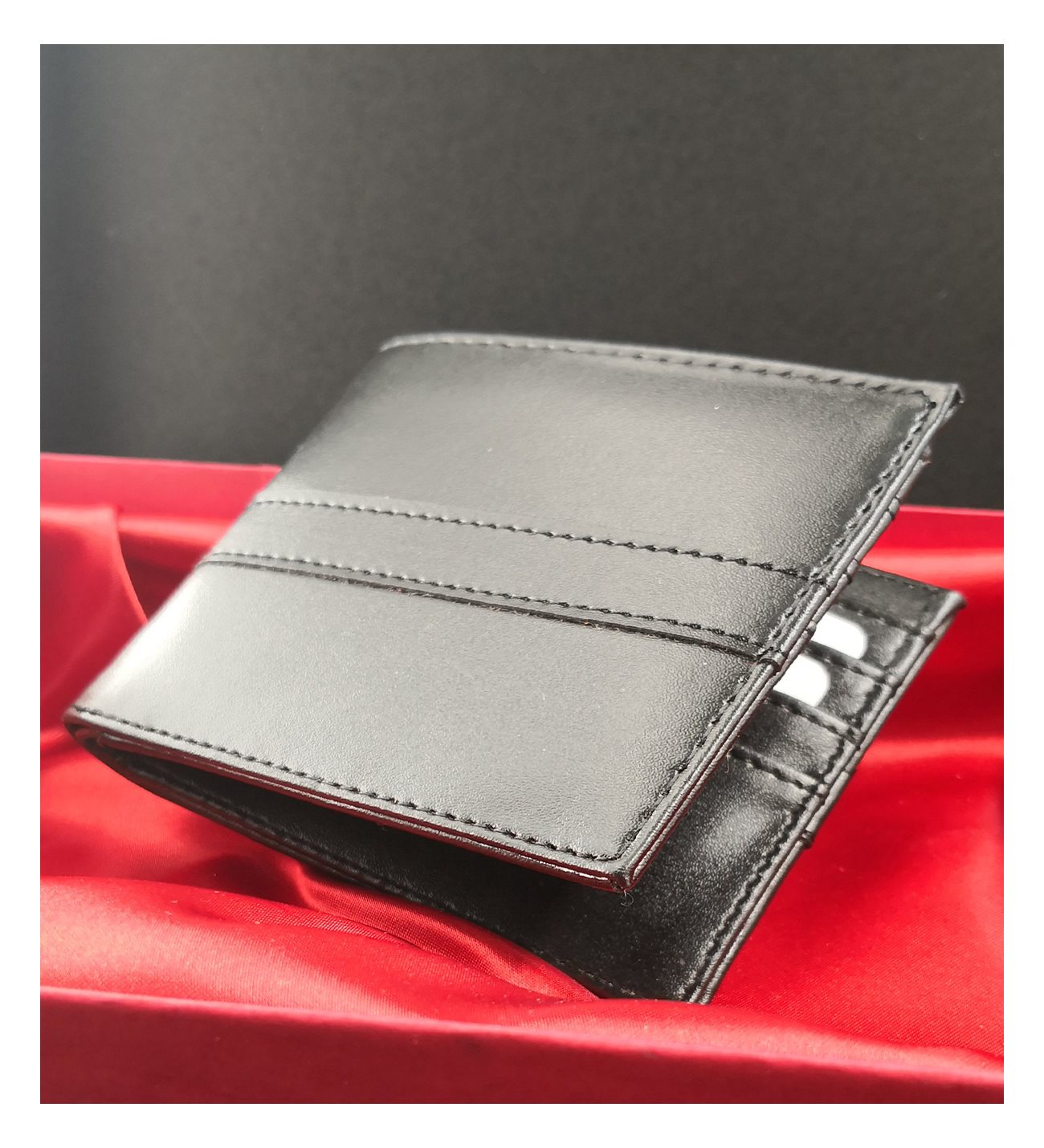 Özel%20Kutuda%20Kişiselleştirilebilir%20Cüzdan,%20Kişiye%20Özel%20Kalem%20ve%20Defter
