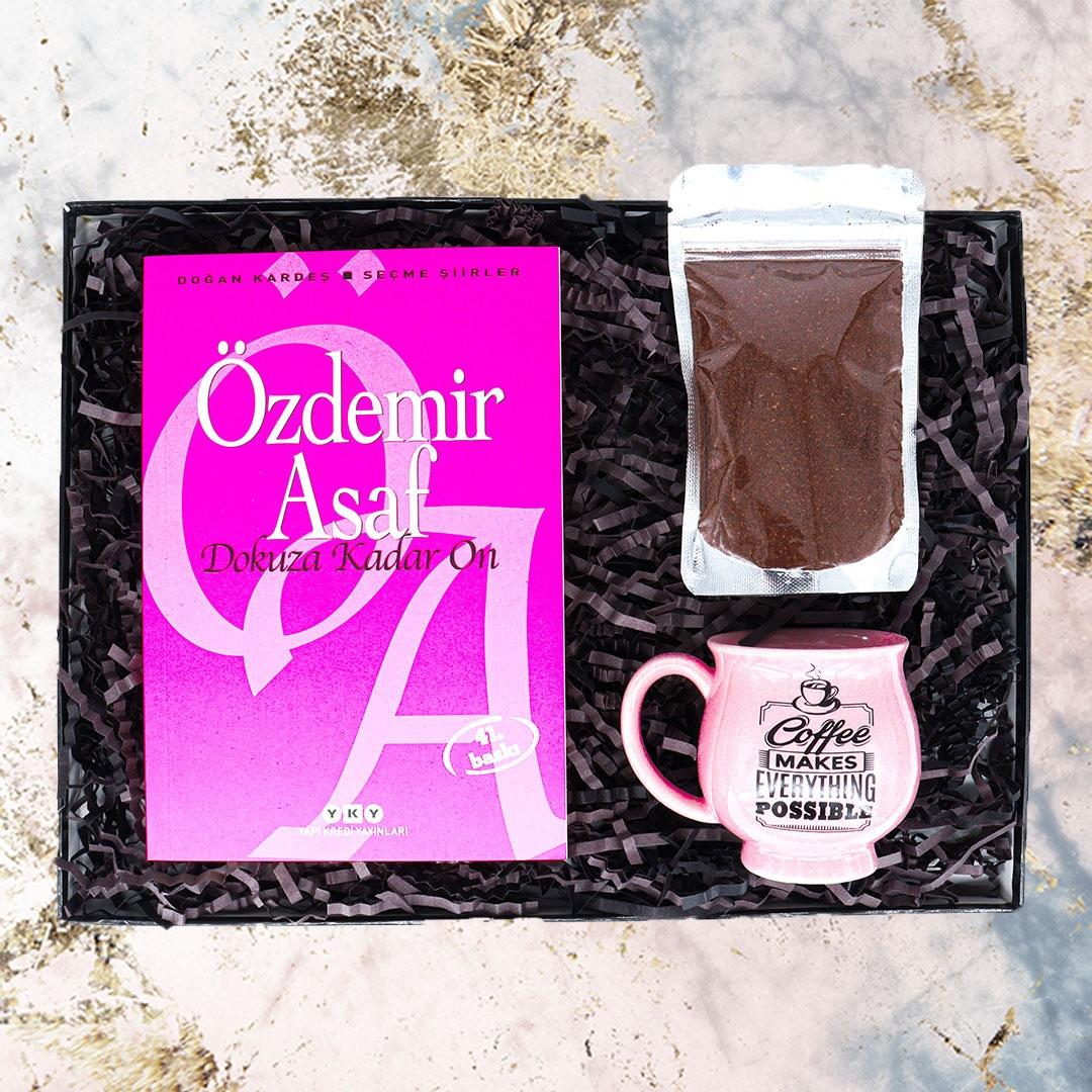 Özdemir%20Asaf%20’’Dokuza%20Kadar%20On’’%20Kitap%20ve%20Kokulu%20Mum%20Hediye%20Seti