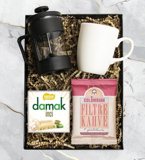 Beyaz Kupa & Siyah French Press & Damak İnci Çikolata & Colombian Filtre Kahve