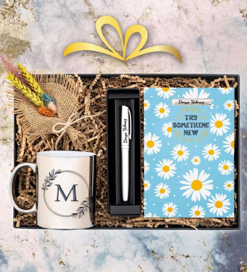 Papatya Desenli Defter & Kişiye Özel Gümüş Kalem & Kişiye Özel Gümüş Kupa Hediye Seti