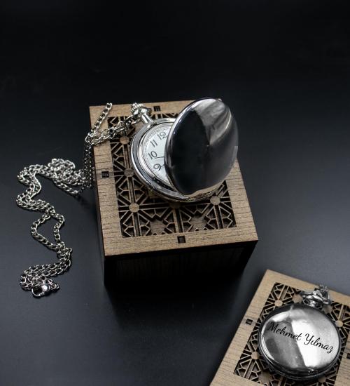 Kişiye Özel Gümüş Renk Köstekli Cep Saati Hediye Seti