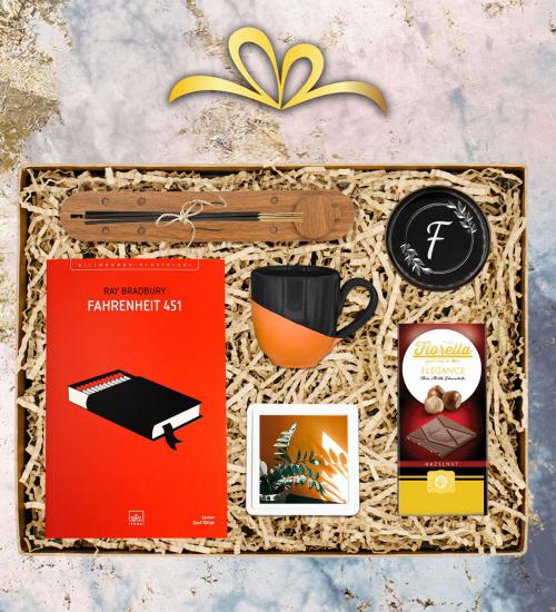 Toprak Kupa,Tütsü, Mum,Çerçeve,Çikolata ve Fahrenheit 451 Kitaplı Set